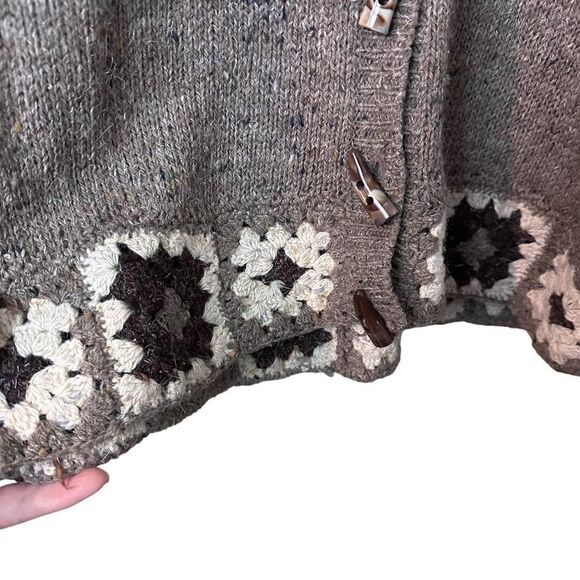 Vintage Capacity Handmade Granny Stitch Cardigan Wool Sweater - Picture 3 of 7